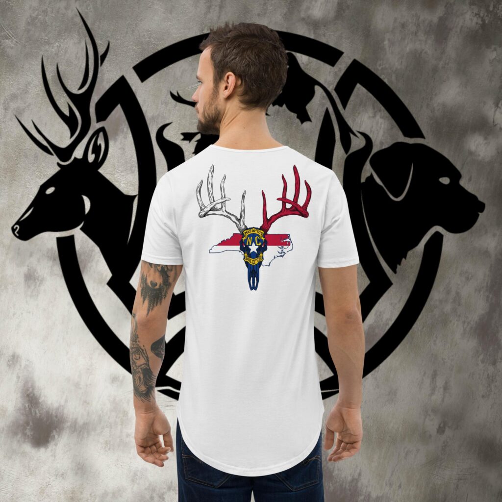 nc buck skull men's curved hem t shirt